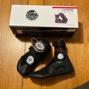 Rip Curl flash bomb booties